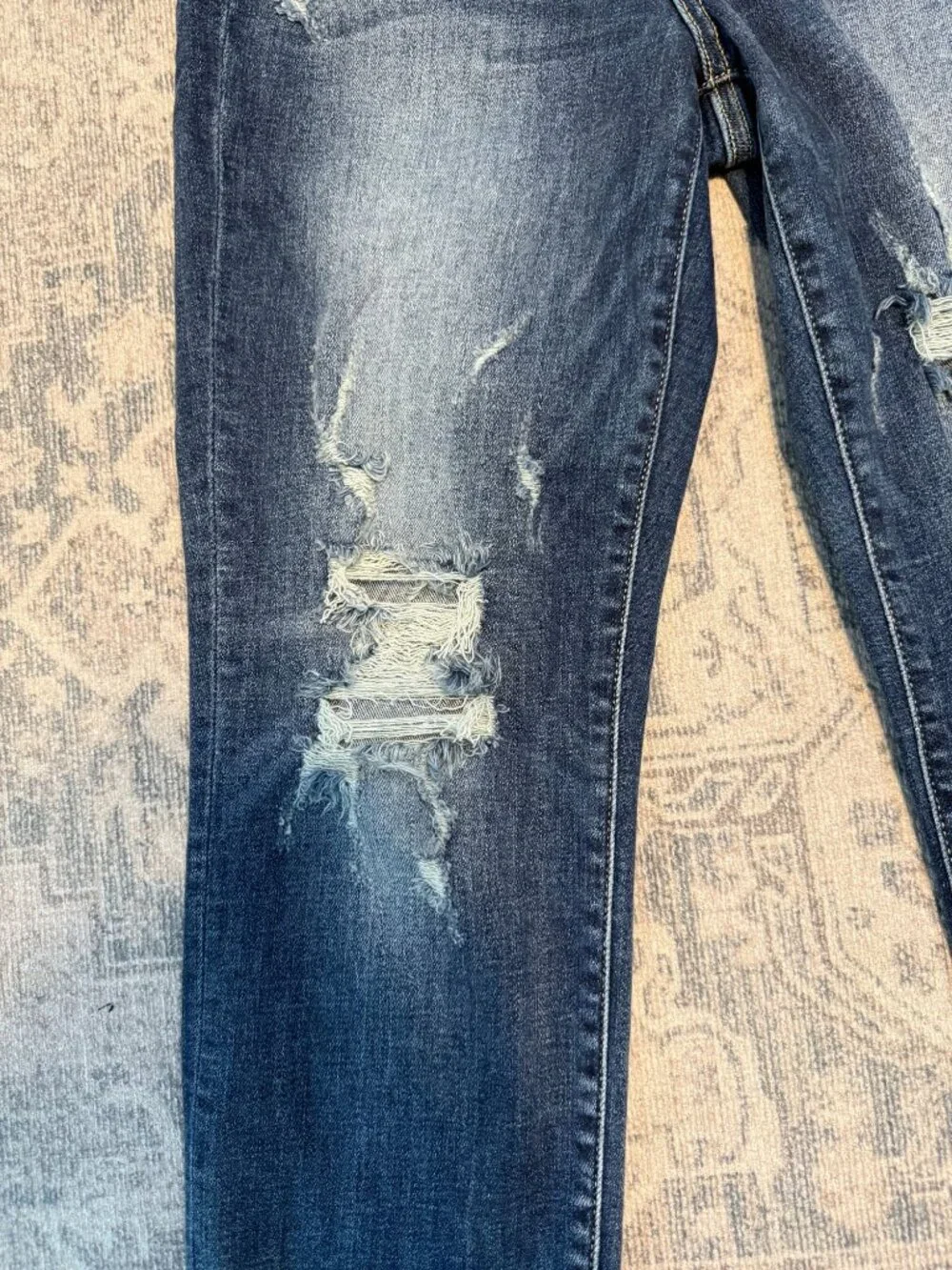 Judy Blue Boyfriend Fit Medium Wash Distressed Mid Rise Jeans 3/26 Stretch Boho